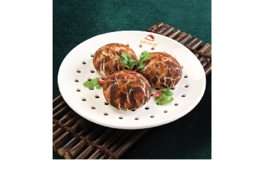 CHICKEN WITH MUSHROOMS & CHEESE BUNS