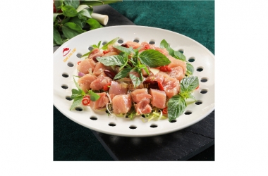 CHICKEN STEAMED WITH SWEET BASIL